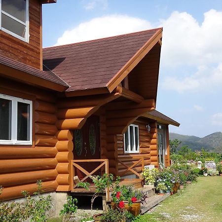 Log Pension Izumigamori Мотобу Екстер'єр фото